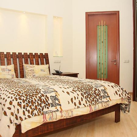 Business Centre Apartment Kiev Exterior photo